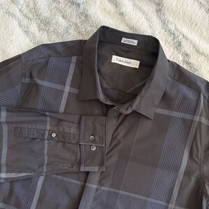 NWOT Calvin Klein Plaid Hidden Button Dress Shirt